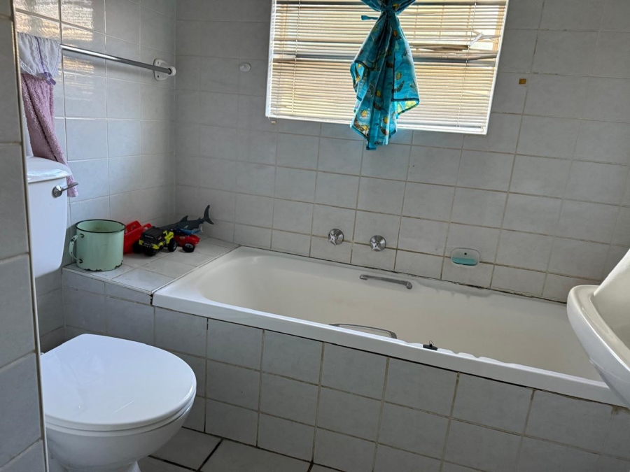 To Let 3 Bedroom Property for Rent in Geelhoutpark North West